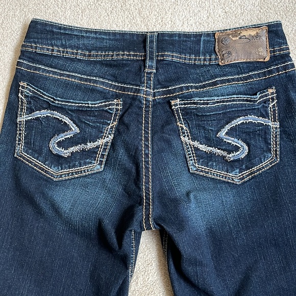 Circa 2018 Silver Suki fit mid rise baby boot jeans. Size W27 L33 - Picture 4 of 9